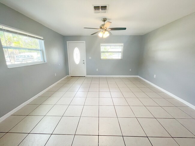 Photo - 2BED/1BATH Duplex COMING SOON!