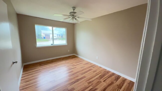 Photo - Renovated 3-bedroom 2-bathroom house! HOUSING ACCEPTED!