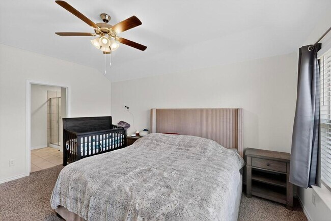 Photo - 504 Willow View Way