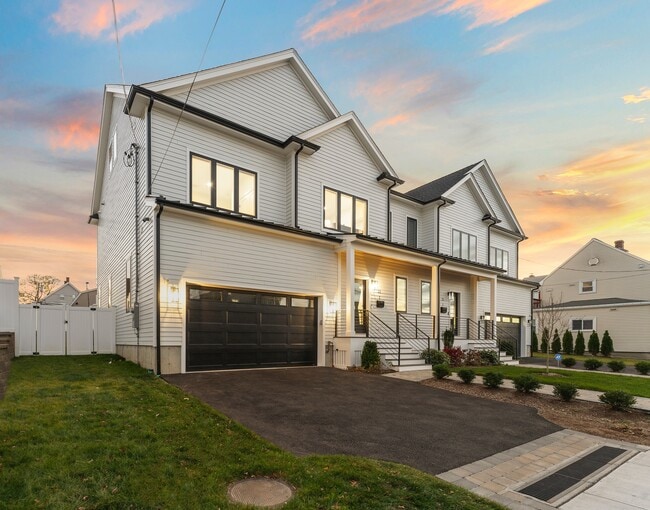 Building Photo - 21 Bolton St Unit 2