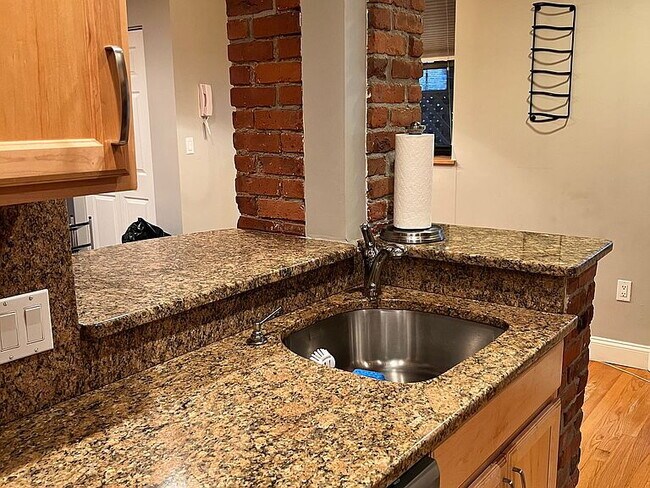 Photo - 95 Gainsborough St