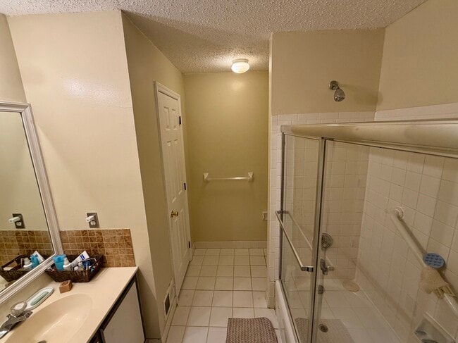 Full Bathroom 2 - 173 Prestwick Way Unit 173