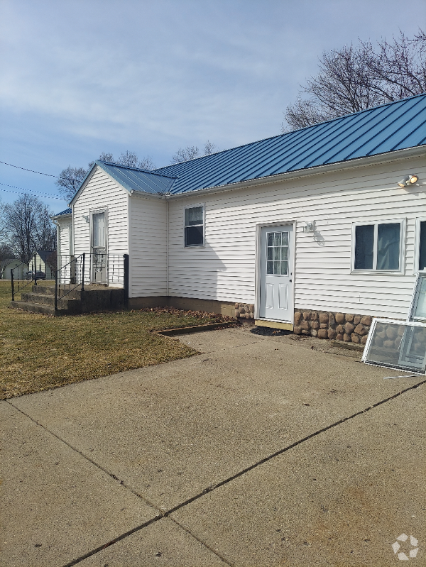 Building Photo - 214 S Comstock St Rental