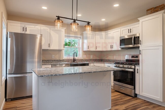 Photo - 5066 Newton Falls Rd Unit #2 - Upper