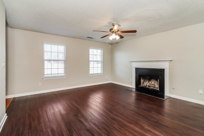 Photo - 108 Glendale Blvd House