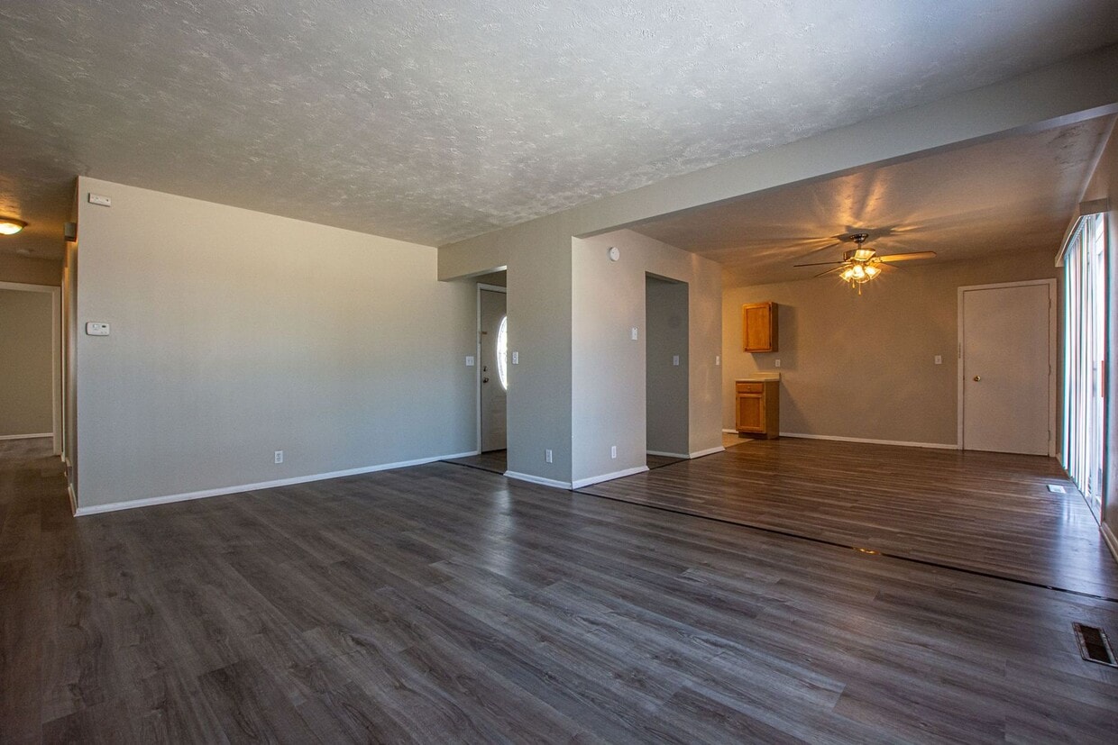 Ranch Style 4 Bedroom / 1.5 Bath Home - Ranch Style 4 Bedroom / 1.5 Bath Home