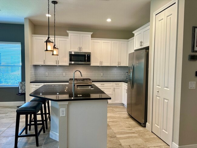 Kitchen - 4737 Deep Creek Ter