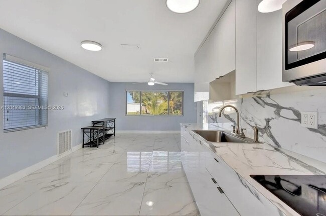 1008 Elm Rd