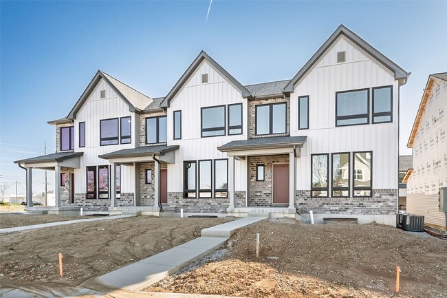 Building Photo - 30 Pheasant Ln