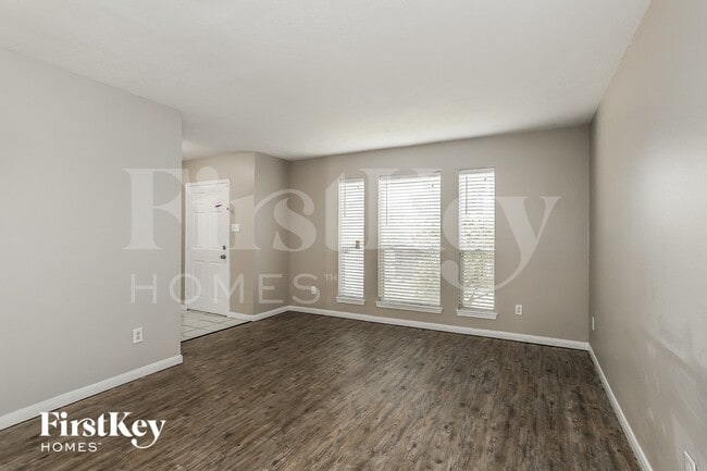 Photo - 518 Foxglove Dr