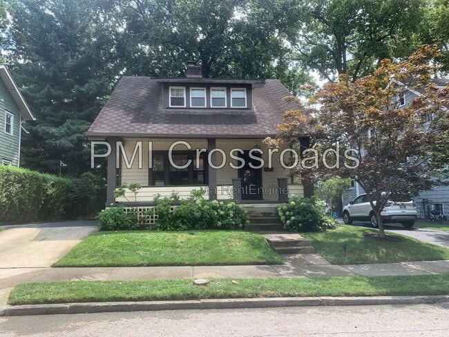 Building Photo - 211 W Orchard Ln