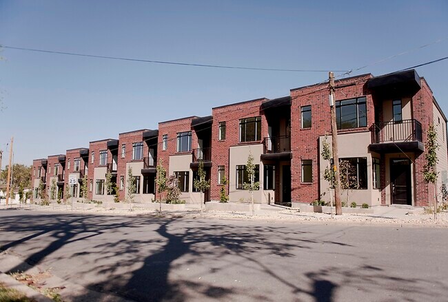 Photo - 155 N Main St Townhome