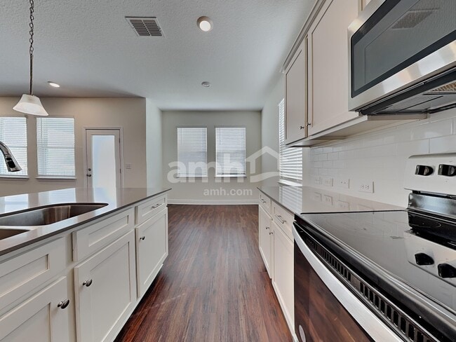 Photo - 27592 St Andrews Ave