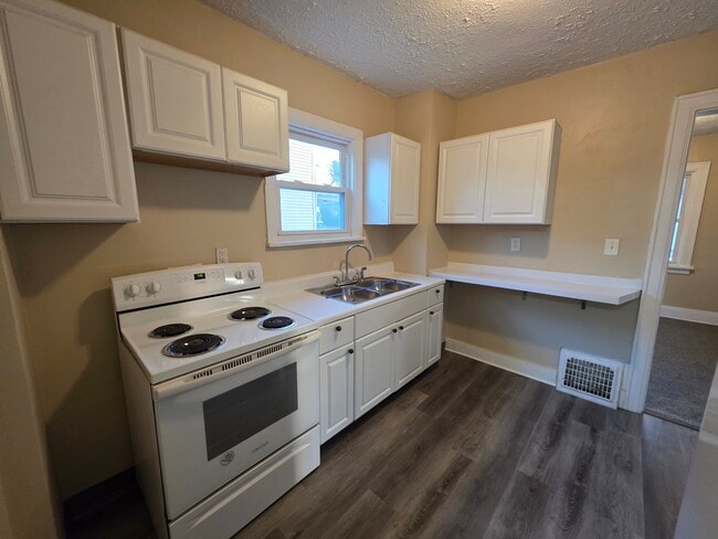 Photo - 423 Cypress Ave