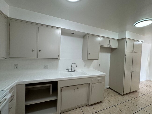 Building Photo - Panorama Terrace Unit 4604