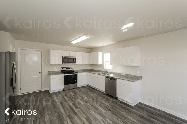 Photo - 429 Waterfall Rd