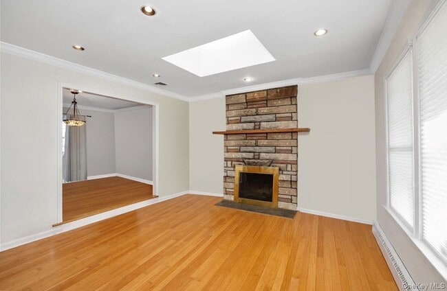 Photo - 209 Brompton Rd