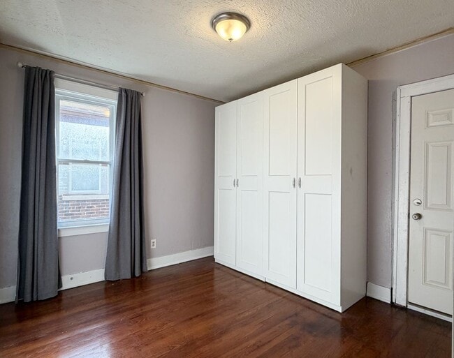 Photo - 2710 Clements St
