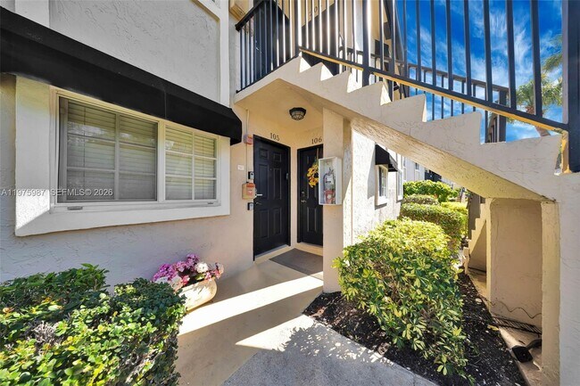 Photo - 4040 Crystal Lake Dr Unit 105