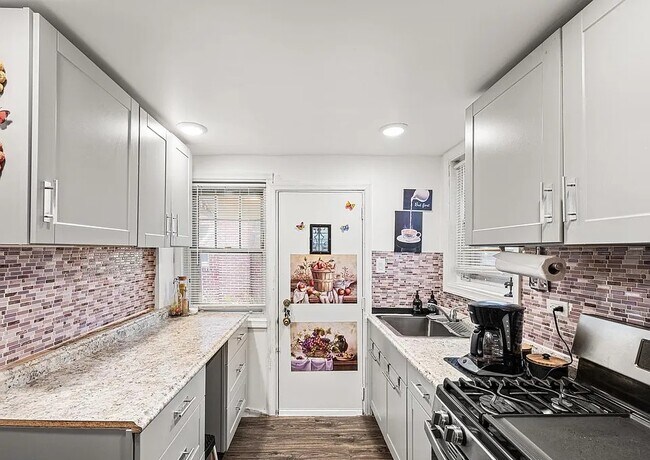 Photo - 6513 N 3rd St