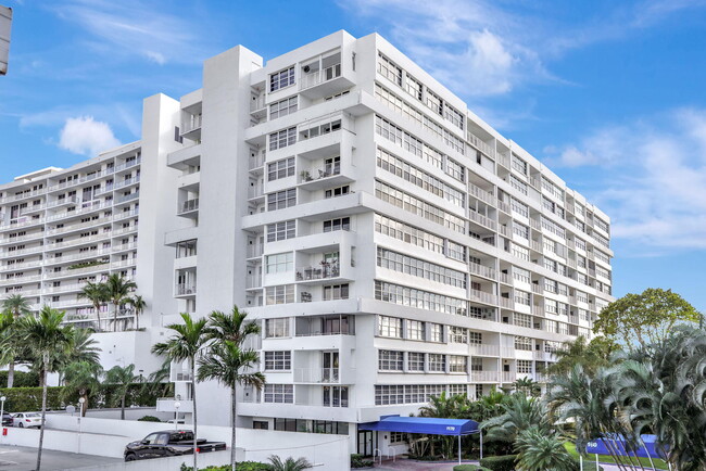 Building Photo - 1170 N Federal Hwy Unit 910 Rental