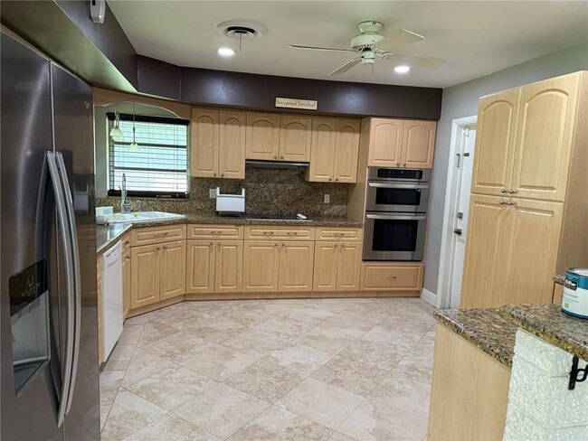 Photo - 4630 Buchanan St