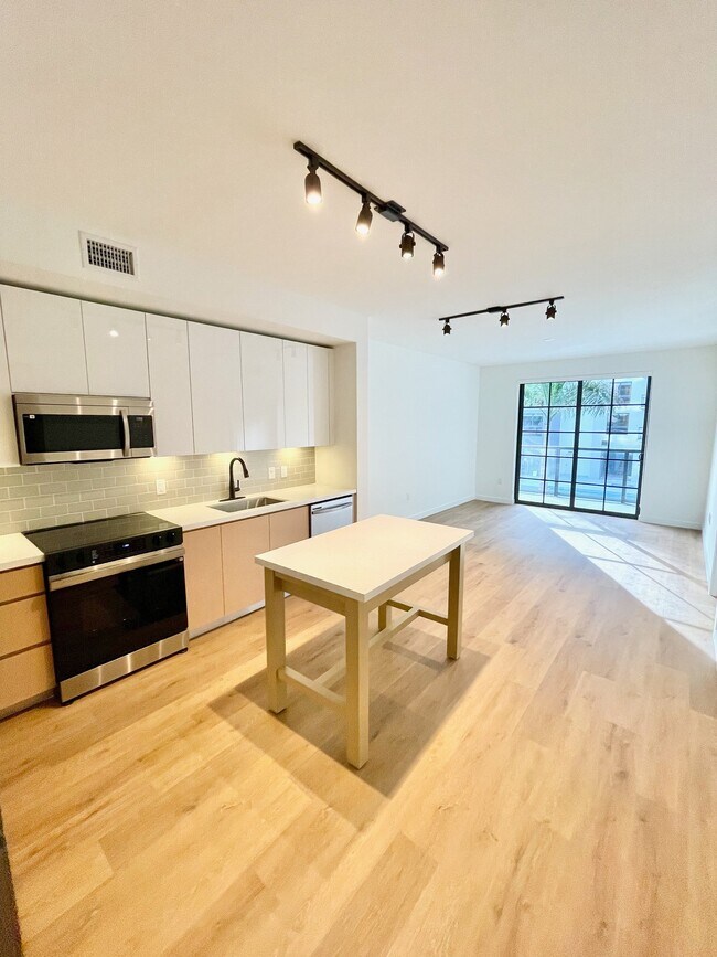 1785 NE 124th St Unit 501