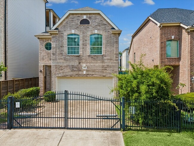 Building Photo - 7608 Janak Dr