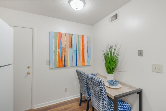 Waterford Square Apartment Homes