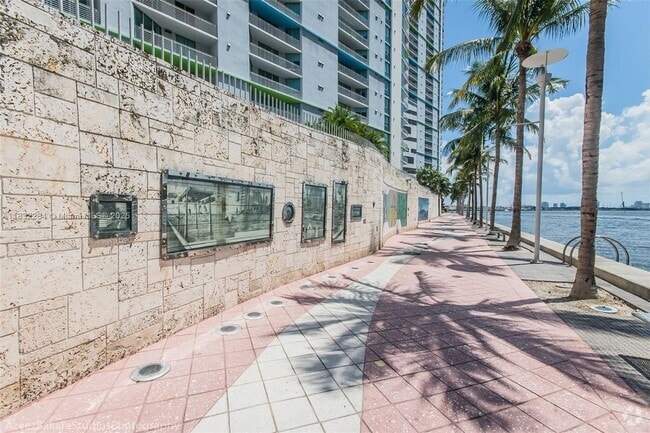 Building Photo - 325 S Biscayne Blvd Unit 1920 Rental