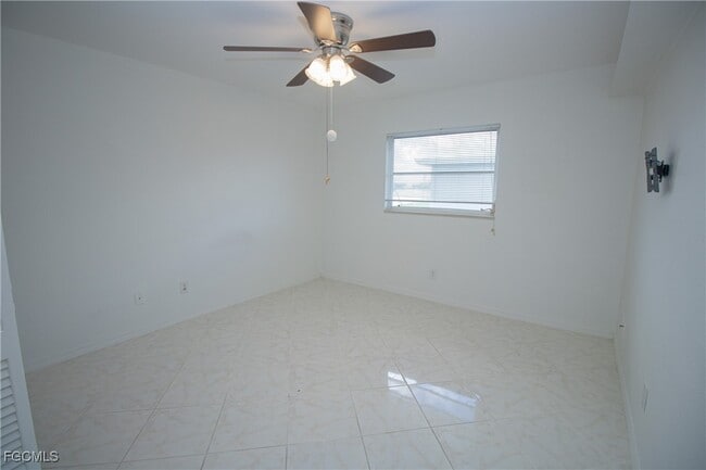 Building Photo - 3816 SE 12th Ave