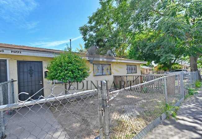 Photo - 2303 S Poppy Ave