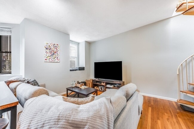 Photo - 102 E Brookline St Unidad 4
