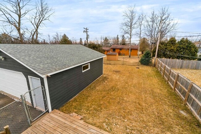 Photo - 5116 Ivanhoe St