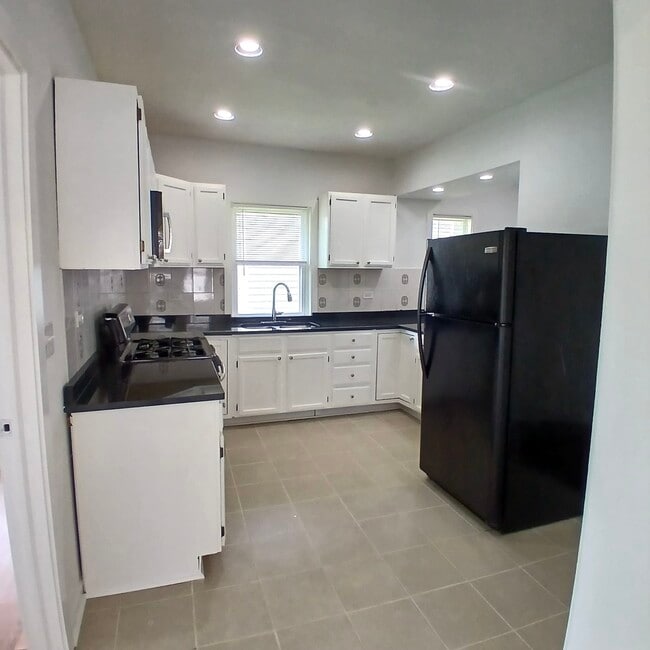 Photo - 2615 N Newcastle Ave