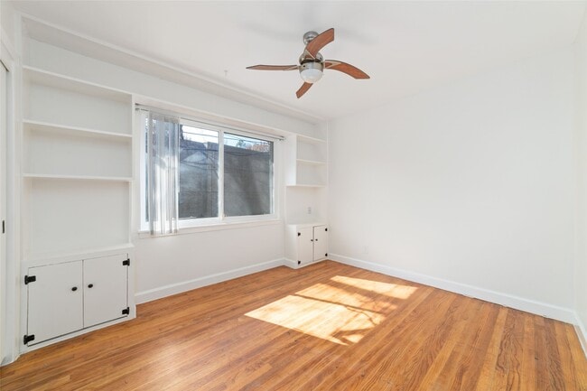 Photo - 4415 Merwin St