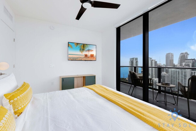 Photo - 601 NE 1st Ave Unidad ID1227487P