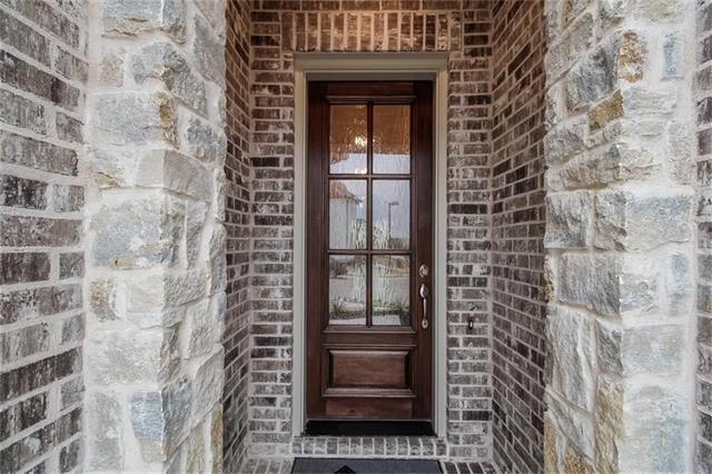 Photo - 860 Avery St