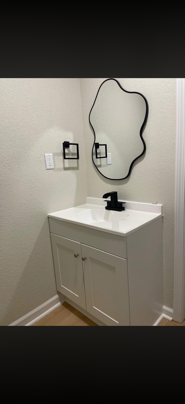 Photo - 808 Morgan St