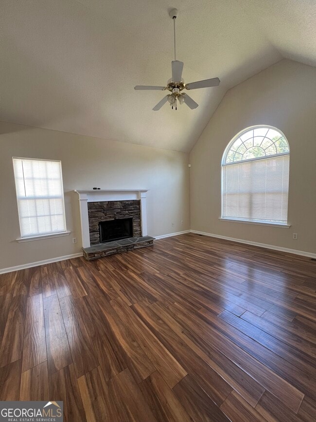 Photo - 419 Farmington Dr