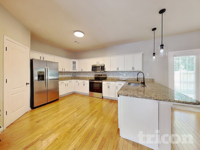 Photo - 2725 Sedgeview Way NE