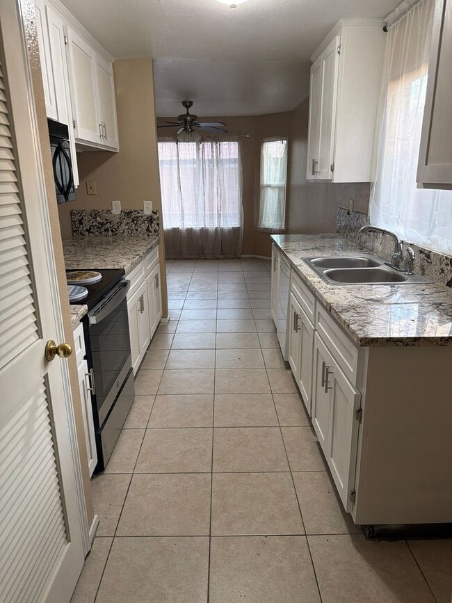 Photo - 2127 Park View Dr