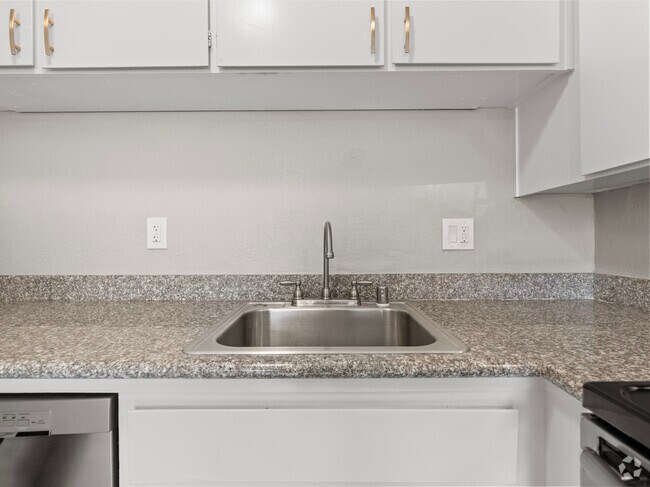 Apartment 9 - 120 Granada Dr