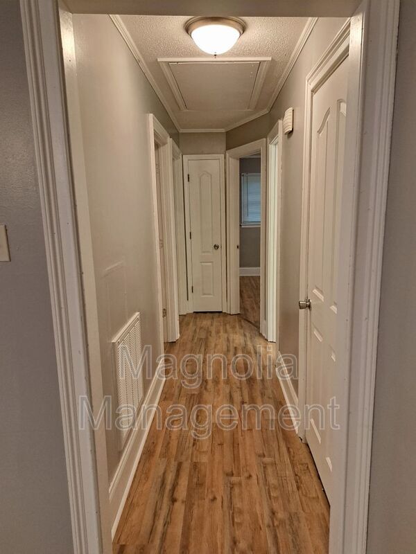 Photo - 803 Eastside Dr