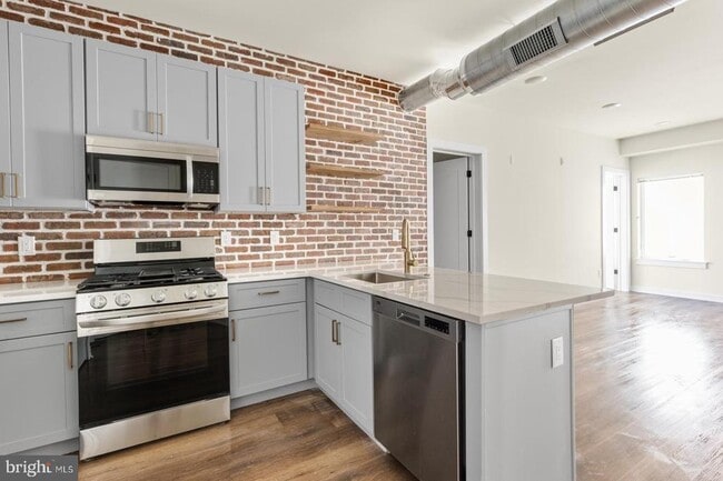 Building Photo - 2401 Frankford Ave Unit 3C Rental