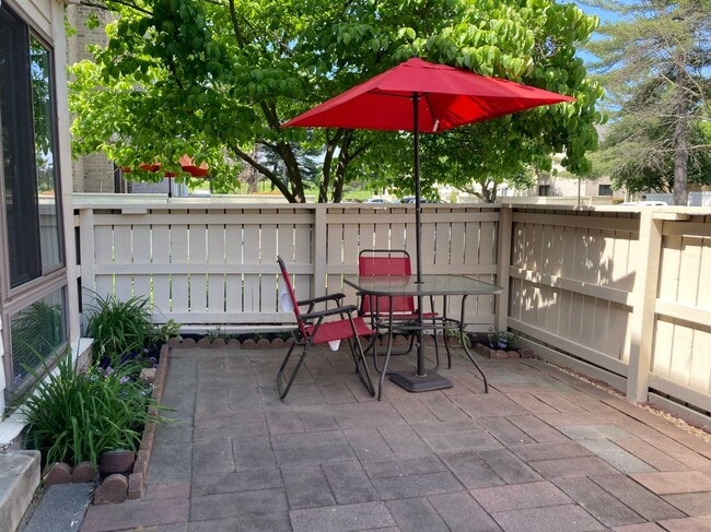 Photo - 10260 Ridgeline Dr