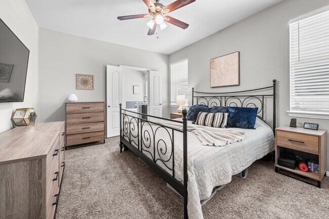 Photo - 9901 Concord Dr