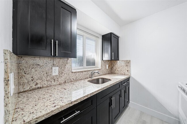 Photo - 446 SW 4th Ave Unidad 3