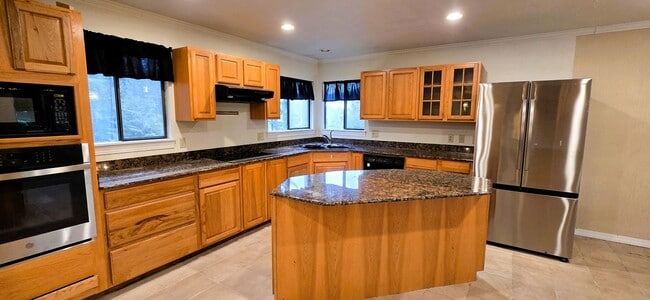 Photo - Beautiful, Large, 4-Bed, 3-Bath Home on Avondale Golf Course