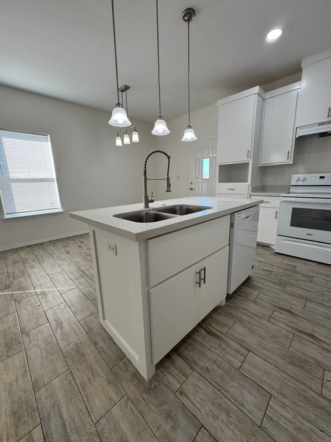 Photo - 2116 E Valley Cir